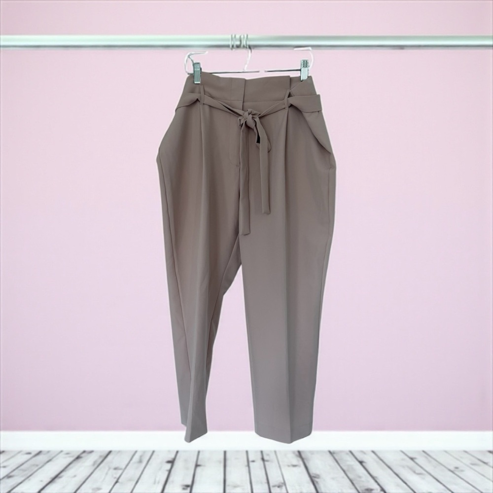 Liz Claiborne Soft Pink Ankle Pants New without tags